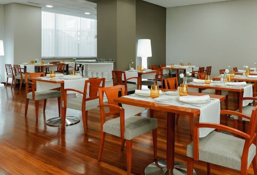 هتل Hesperia Vigo