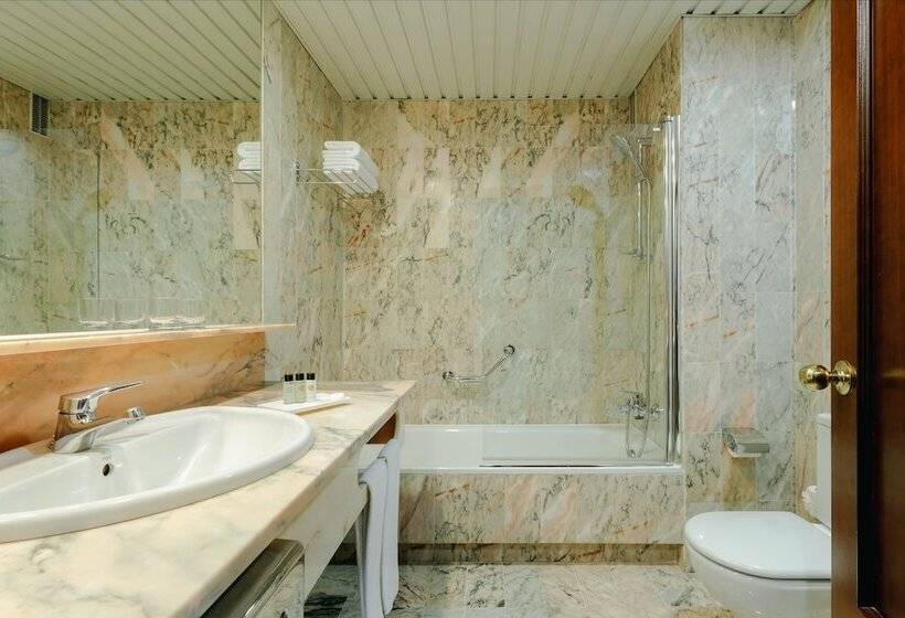 هتل Hesperia Vigo