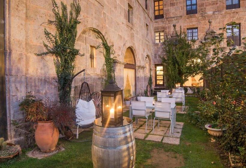هتل Hostería Del Monasterio De San Millan