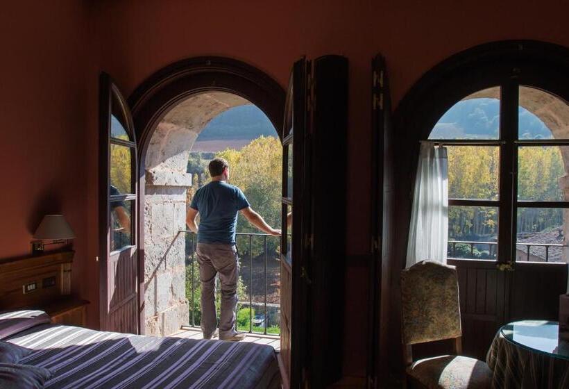 هتل Hostería Del Monasterio De San Millan