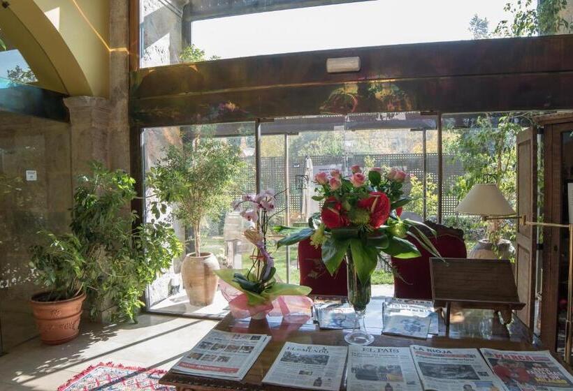 هتل Hostería Del Monasterio De San Millan