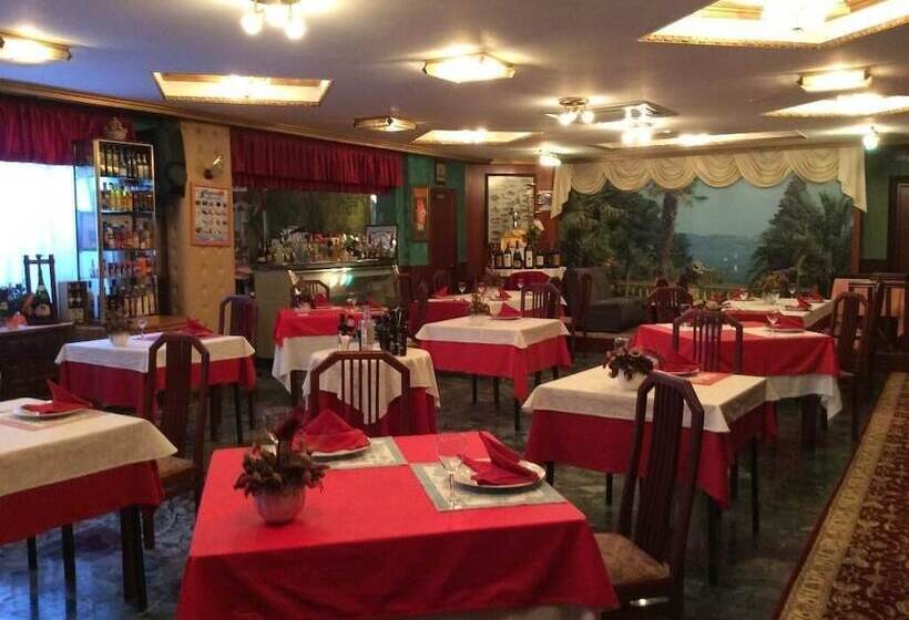 ホテル Internacional