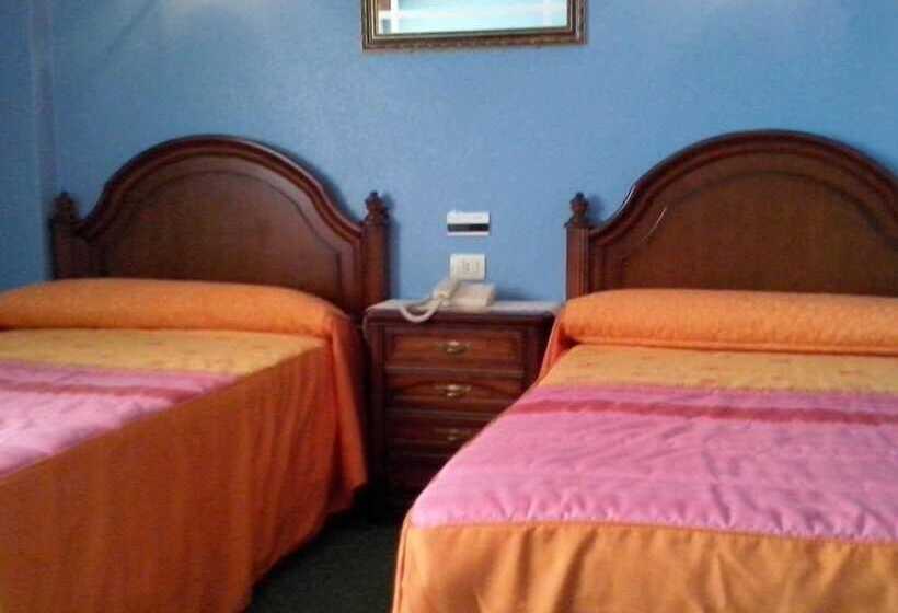 ホテル Internacional