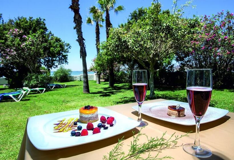 فندق Izán Cavanna