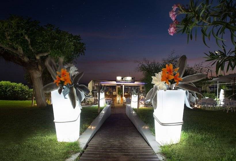 فندق Izán Cavanna