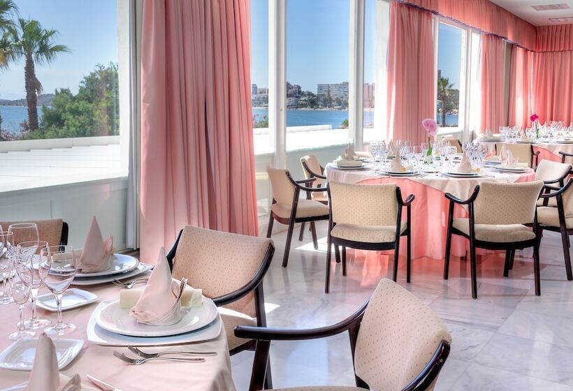 فندق Izán Cavanna