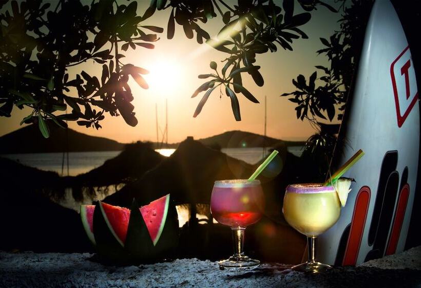 فندق Izán Cavanna