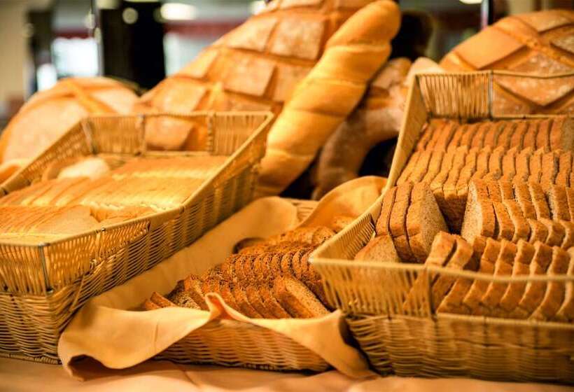 فندق Izán Cavanna