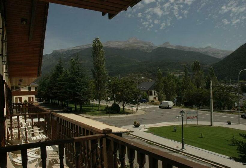 هتل Albergue Villanúa