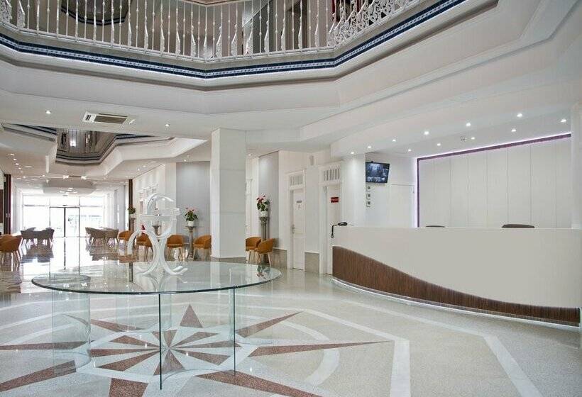 Отель Los Delfines