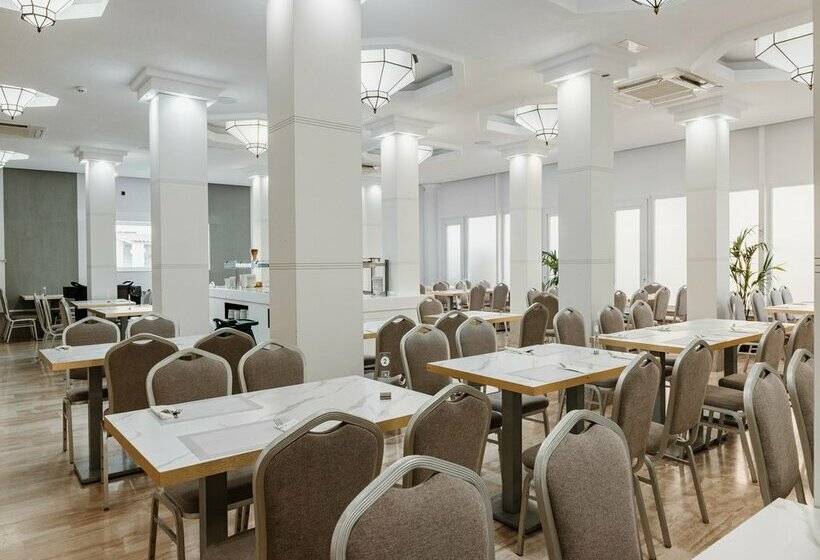 Отель Los Delfines