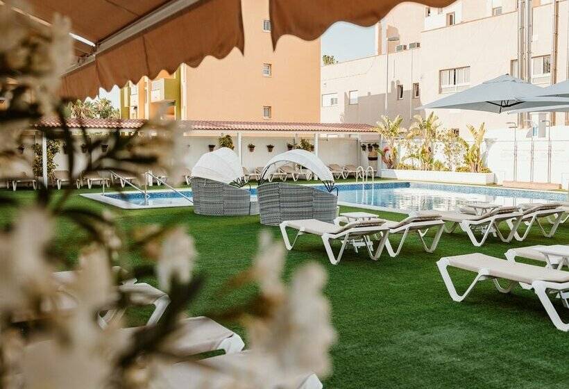 Отель Los Delfines