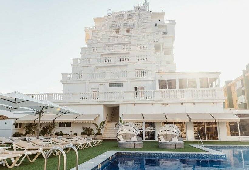 Отель Los Delfines