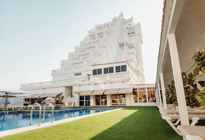 Отель Los Delfines