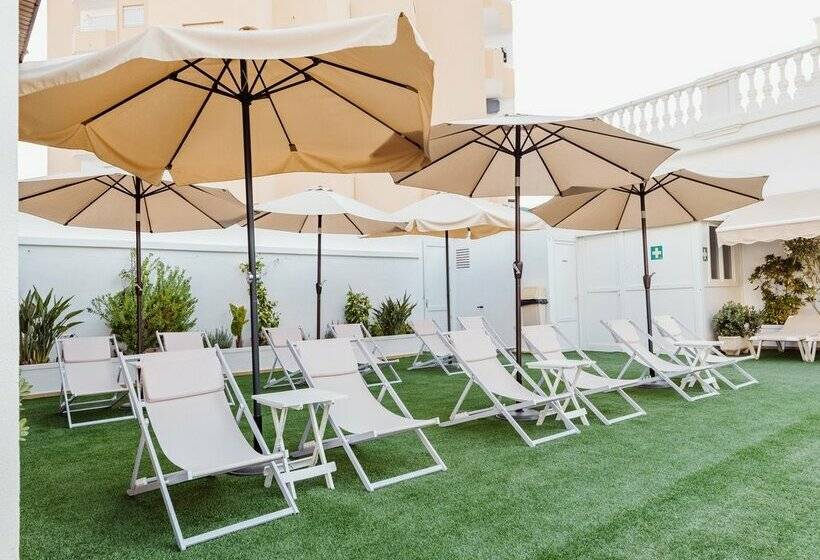 Отель Los Delfines