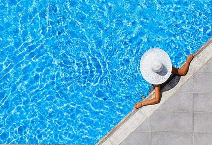 Отель Los Delfines