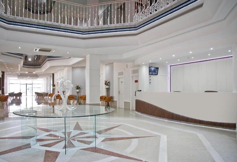 Отель Los Delfines