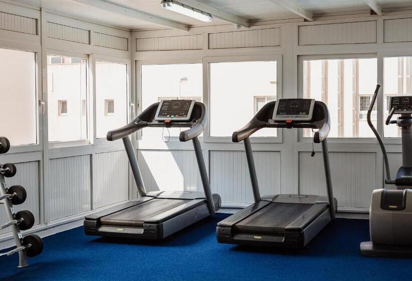 Отель Los Delfines