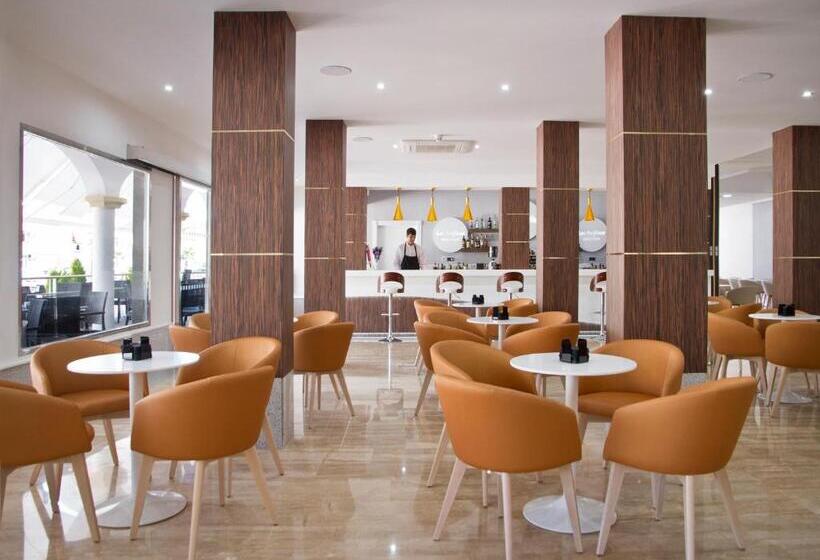 Отель Los Delfines