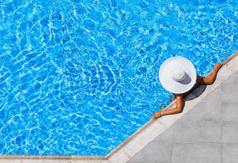 Отель Los Delfines