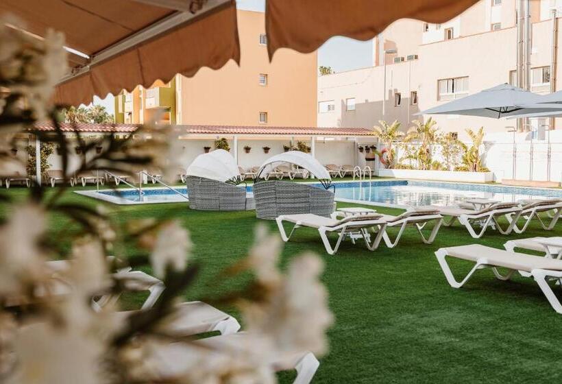 Отель Los Delfines