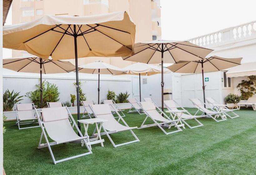 Отель Los Delfines