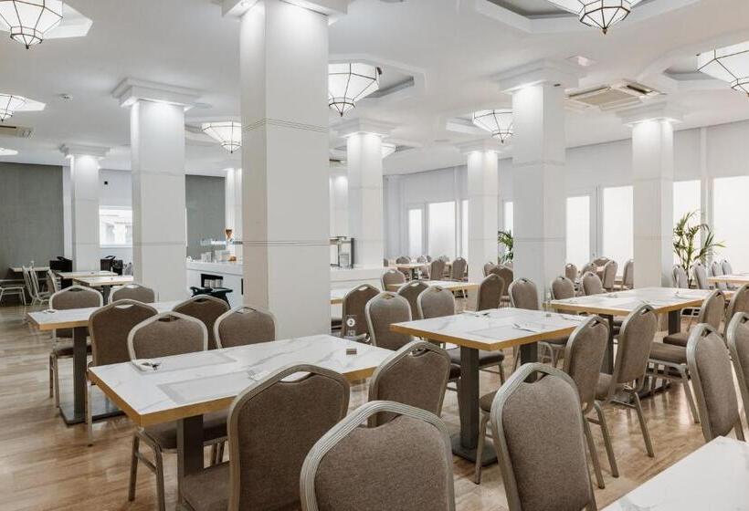 Отель Los Delfines