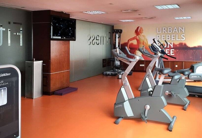 هتل Madrid Centro Affiliated By Meliá