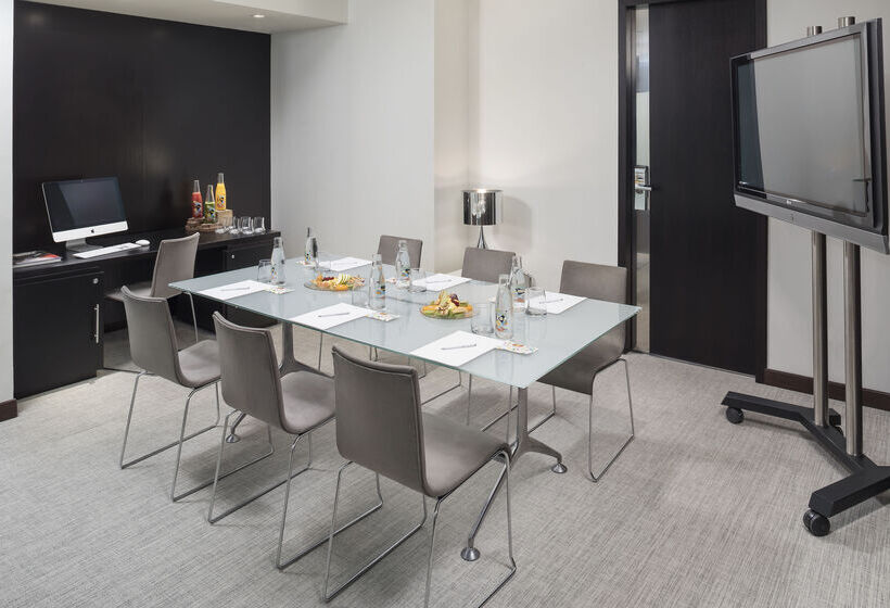 هتل Me Madrid Reina Victoria By Meliá