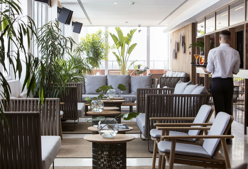 هتل Me Madrid Reina Victoria By Meliá