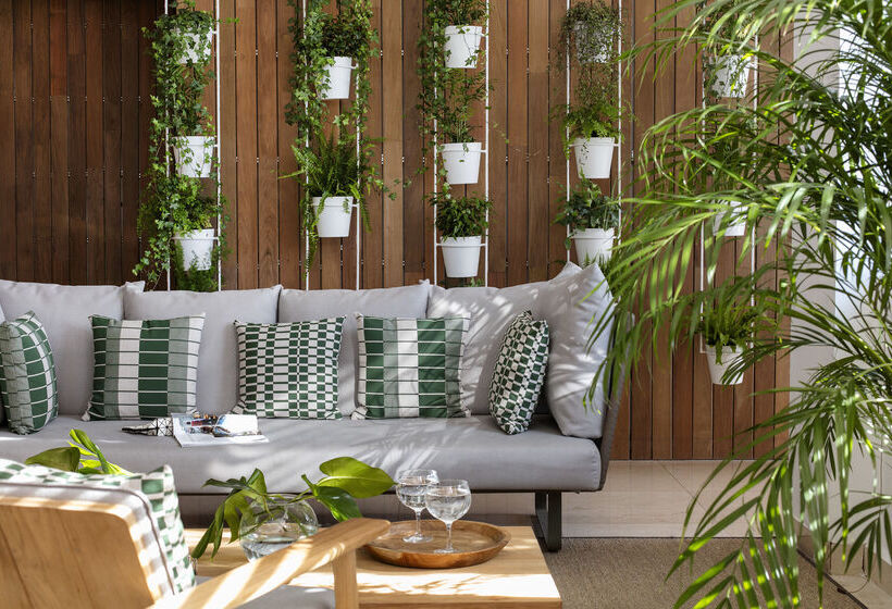 هتل Me Madrid Reina Victoria By Meliá