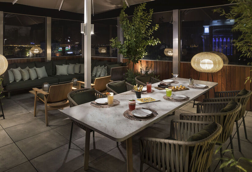 هتل Me Madrid Reina Victoria By Meliá