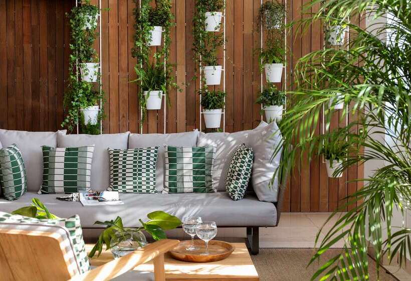 هتل Me Madrid Reina Victoria By Meliá