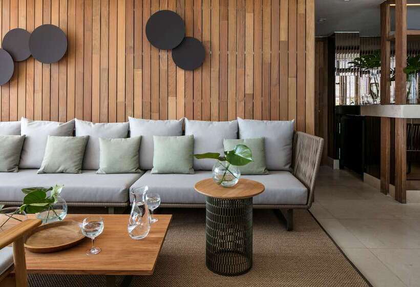 هتل Me Madrid Reina Victoria By Meliá