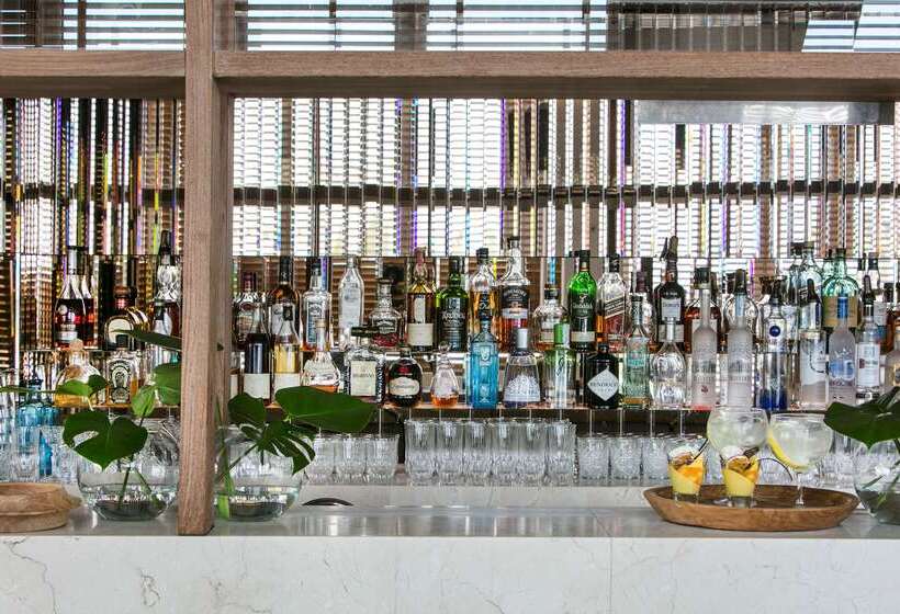 هتل Me Madrid Reina Victoria By Meliá