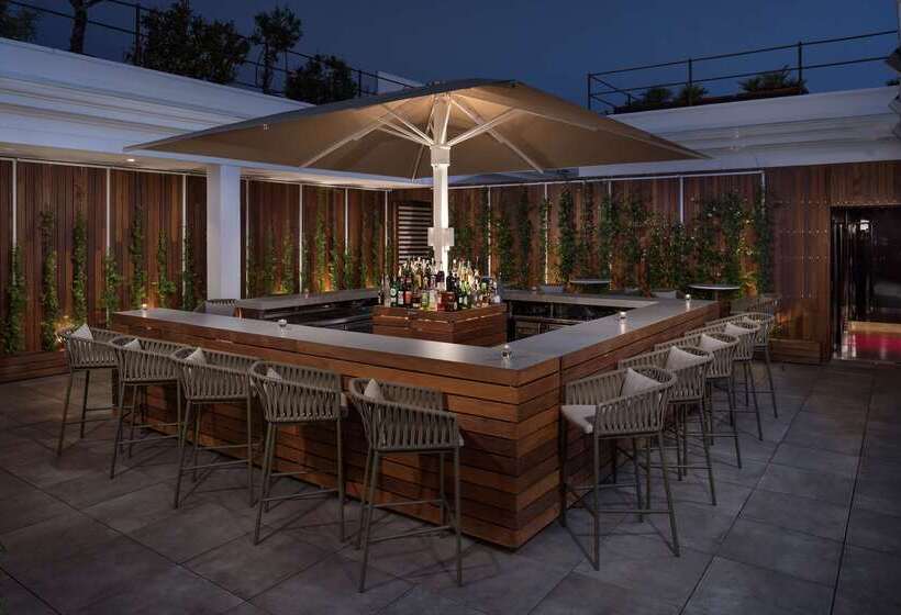 هتل Me Madrid Reina Victoria By Meliá