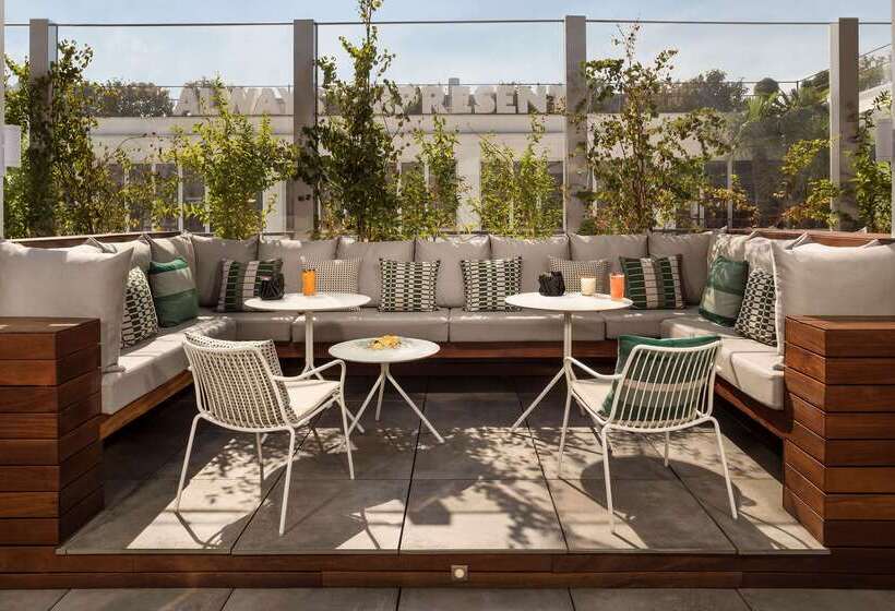 هتل Me Madrid Reina Victoria By Meliá