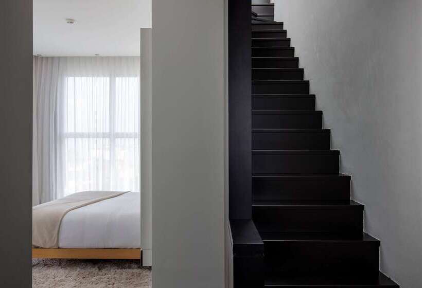 هتل Me Madrid Reina Victoria By Meliá