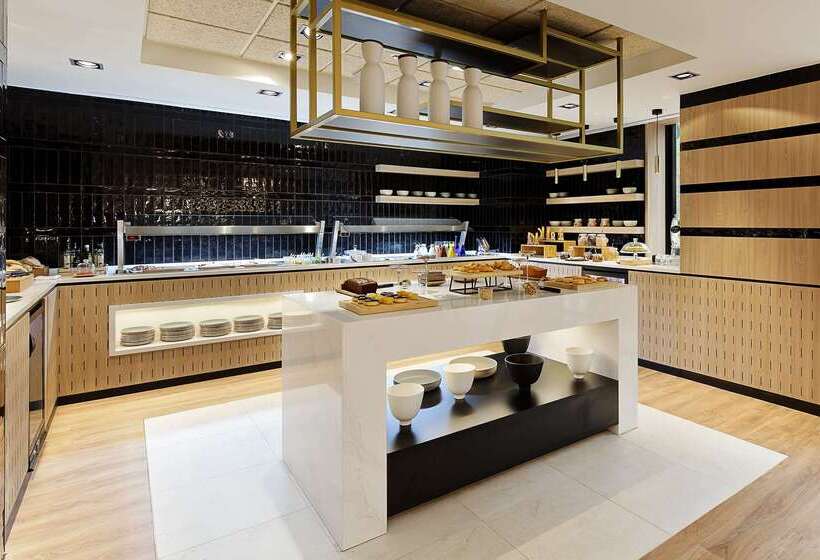 هتل Melia Avenida De America