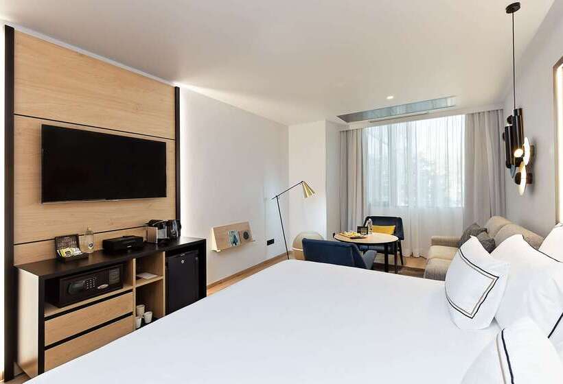 هتل Melia Avenida De America