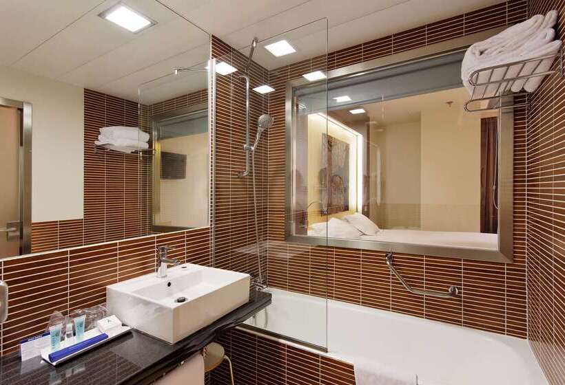 هتل Melia Avenida De America