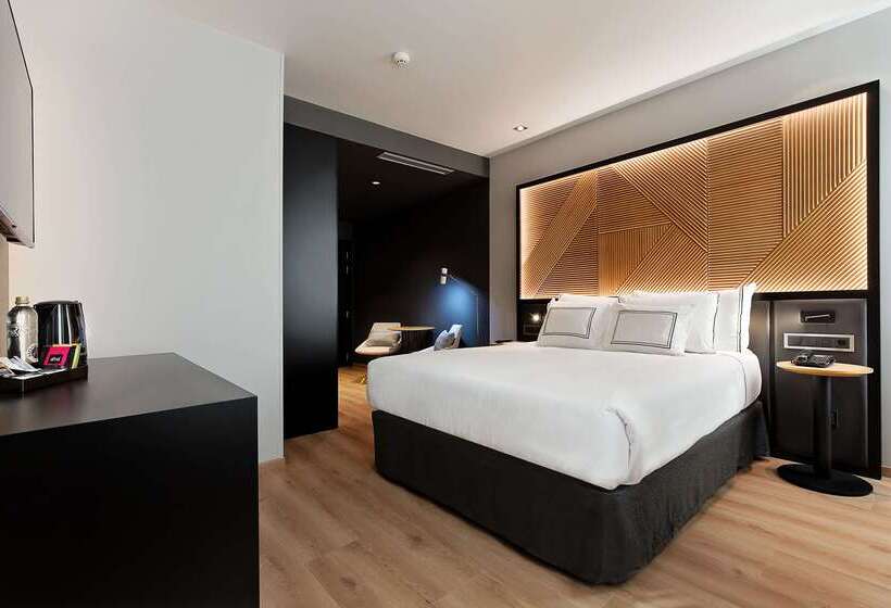 هتل Melia Avenida De America