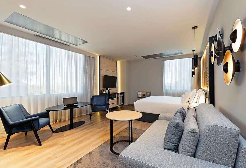 هتل Melia Avenida De America