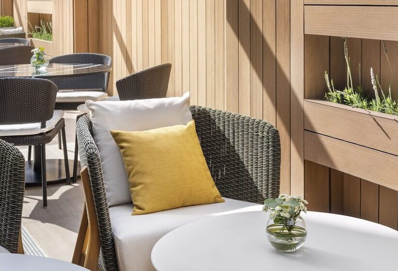 هتل Melia Avenida De America