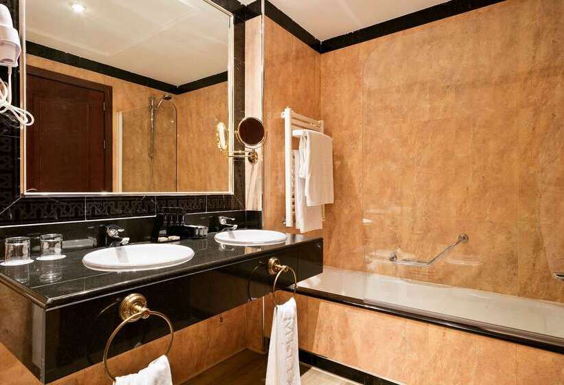 هتل Melia Barajas