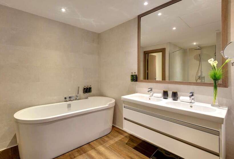 هتل Melia Madrid Serrano