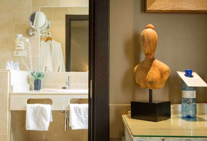 هتل Moderno Puerta Del Sol