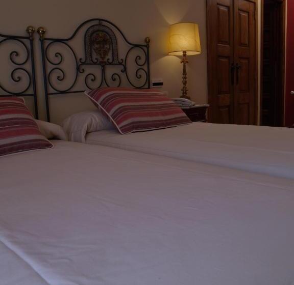 Отель Monumento Convento De San Benito