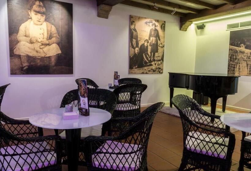 Отель Monumento Convento De San Benito