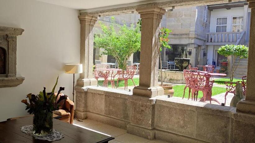 Отель Monumento Convento De San Benito